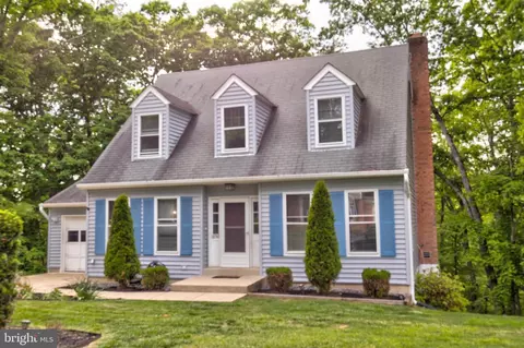 15741 Edgewood Dr, Dumfries, VA 22025