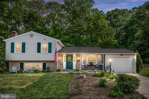 11890 Catoctin Dr, Woodbridge, VA 22192