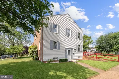 7419 Colton Ln, Manassas, VA 20109