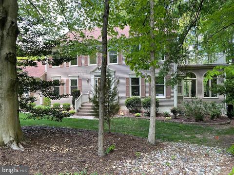 3299 Rollingwood Dr, Woodbridge, VA 22192