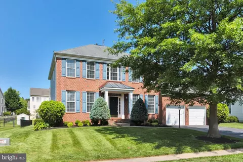 12264 Tulane Falls Dr, Bristow, VA 20136