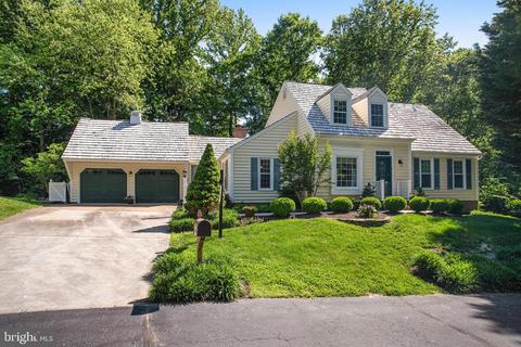 3120 Cave Ct, Woodbridge, VA 22192
