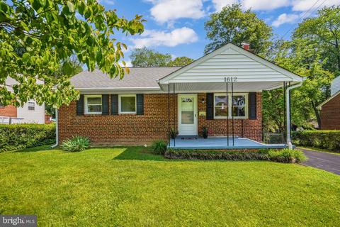 1612 Woodside Dr, Woodbridge, VA 22191