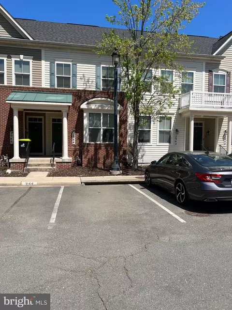 2944 Chinkapin Oak Ln, Woodbridge, VA 22191