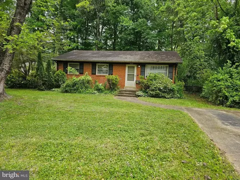 3417 Beaumont Rd, Woodbridge, VA 22193