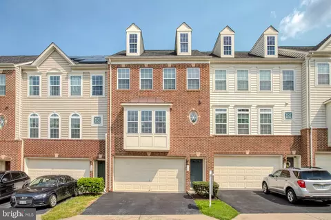 4406 Atwood Dr, Woodbridge, VA 22192