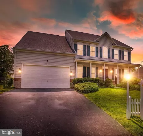 16545 Louisville Pl, Woodbridge, VA 22191
