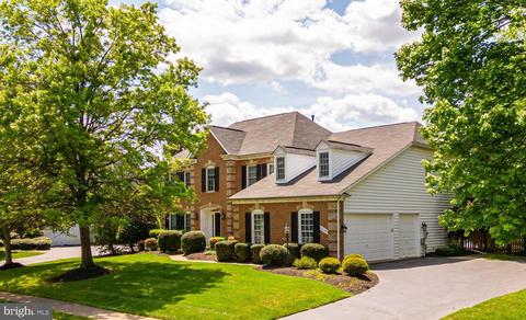 13543 Heritage Farms Dr, Gainesville, VA 20155