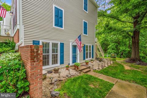 2864 Burgundy Pl, Woodbridge, VA 22192