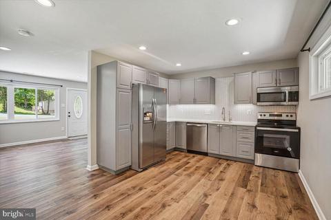 18901 Barnette Cir, Triangle, VA 22172 photo 6