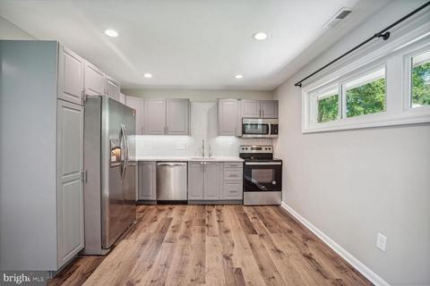 18901 Barnette Cir, Triangle, VA 22172 photo 8