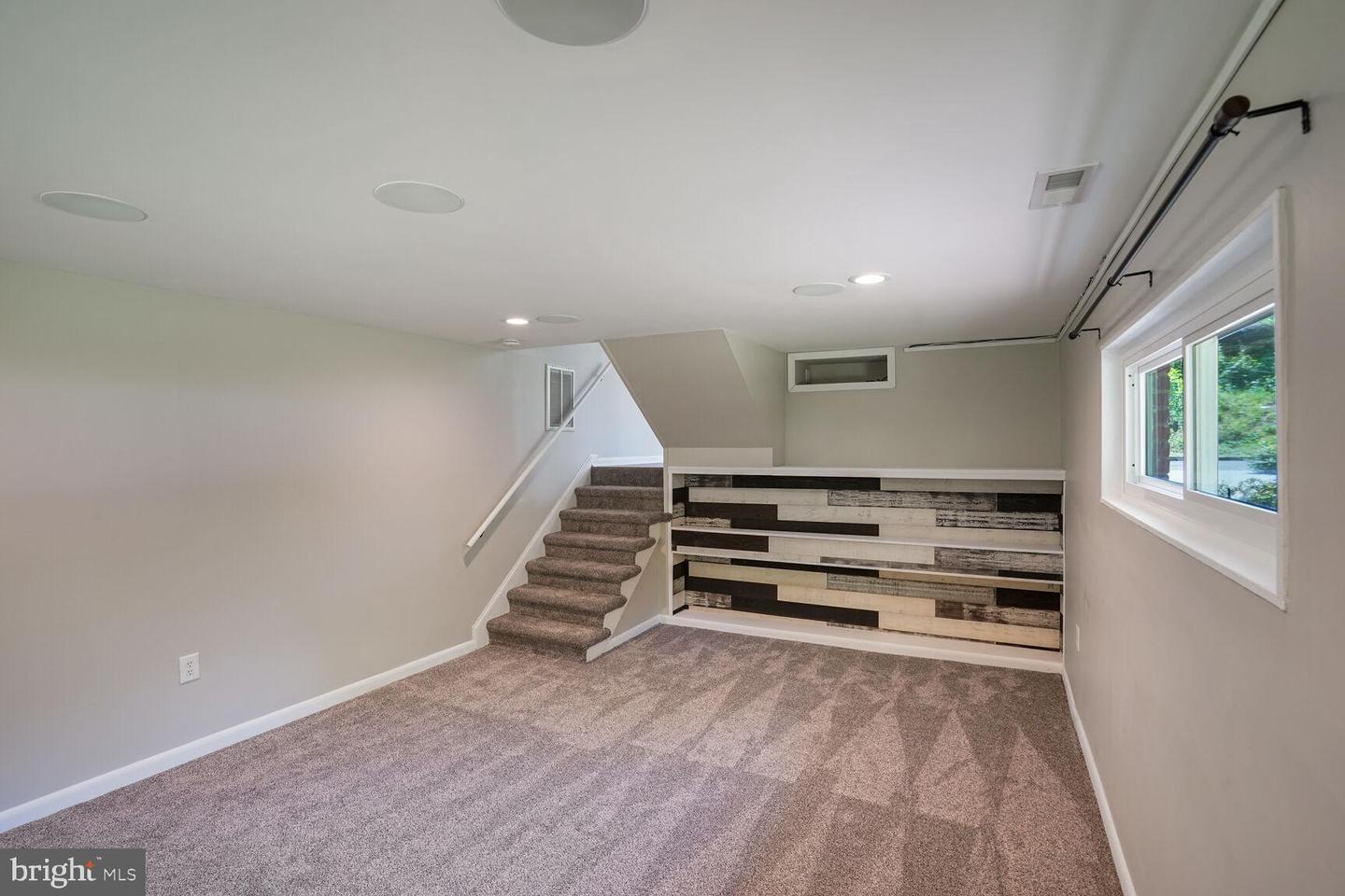 18901 Barnette Cir, Triangle, VA 22172 photo 18