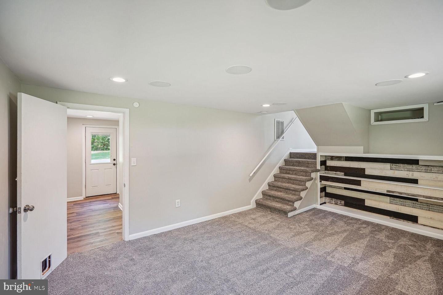 18901 Barnette Cir, Triangle, VA 22172 photo 19