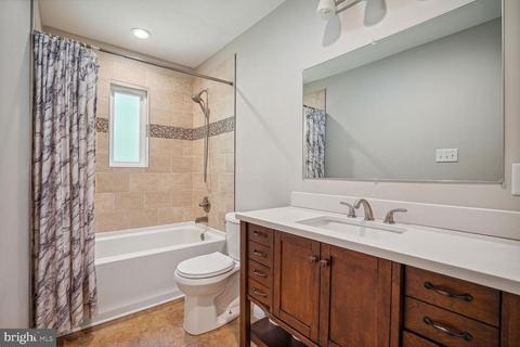 18901 Barnette Cir, Triangle, VA 22172 photo 12