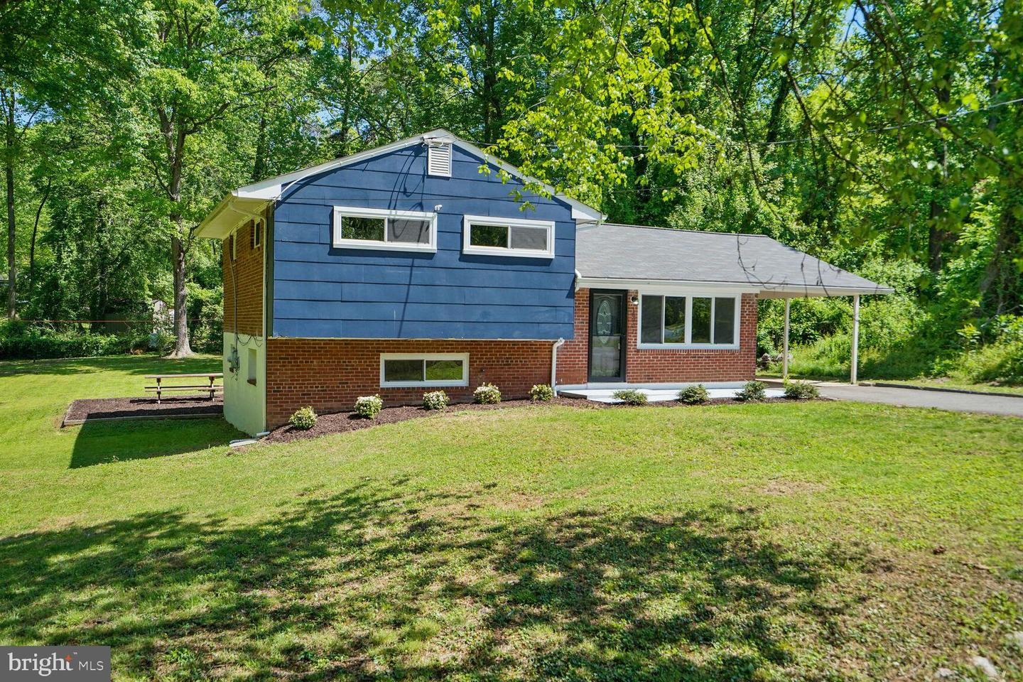 18901 Barnette Cir, Triangle, VA 22172 photo 2