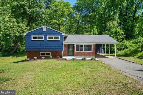 18901 Barnette Cir, Triangle, VA 22172