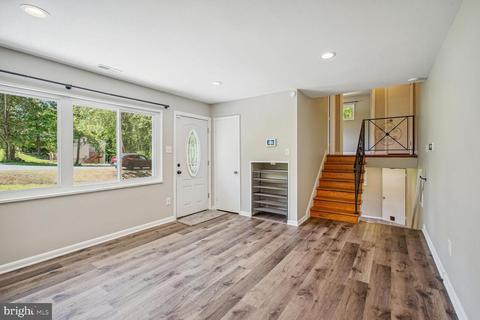 18901 Barnette Cir, Triangle, VA 22172 photo 9
