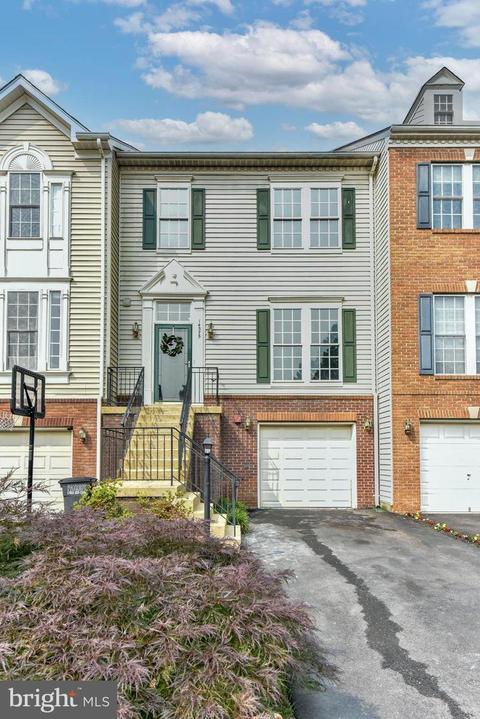 14375 Fowlers Mill Dr, Gainesville, VA 20155