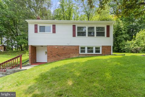 1911 Willow Ln, Woodbridge, VA 22191