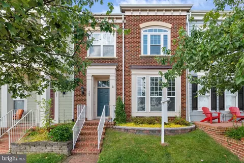 703 Harbor Side St, Woodbridge, VA 22191