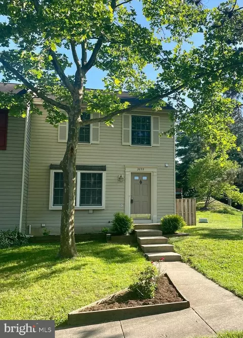 3659 Woodhaven Ct, Woodbridge, VA 22192