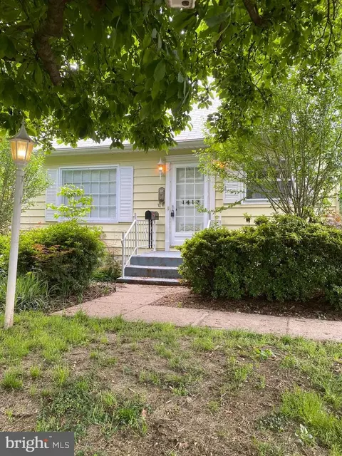1413 Colchester Rd, Woodbridge, VA 22191