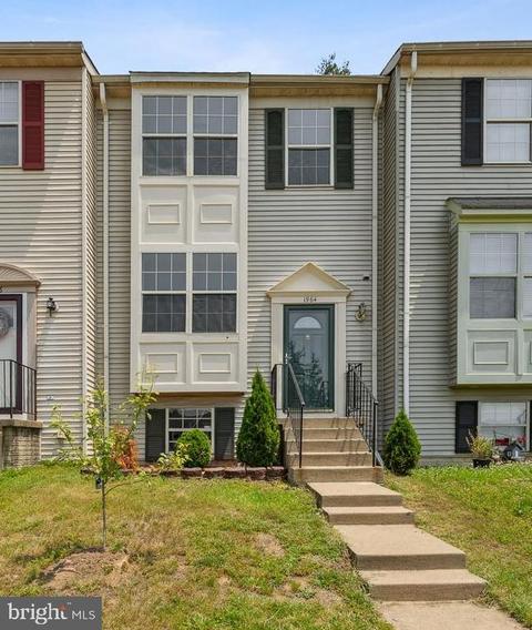 1964 Winslow Ct, Woodbridge, VA 22191