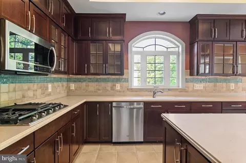 19244 Fuller Heights Rd, Triangle, VA 22172 photo 10