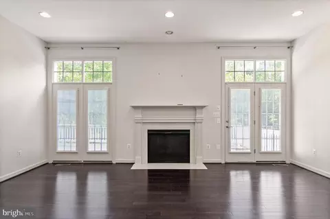 19244 Fuller Heights Rd, Triangle, VA 22172 photo 3