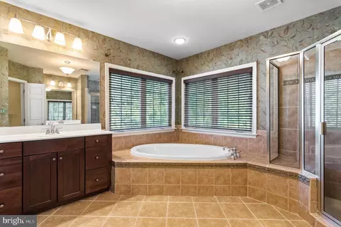 19244 Fuller Heights Rd, Triangle, VA 22172 photo 16
