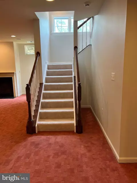 19244 Fuller Heights Rd, Triangle, VA 22172 photo 32