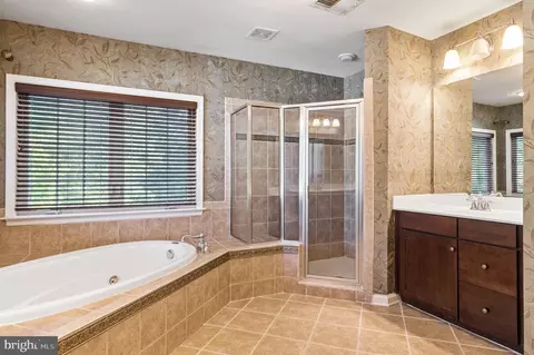 19244 Fuller Heights Rd, Triangle, VA 22172 photo 17