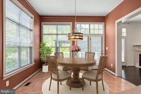 19244 Fuller Heights Rd, Triangle, VA 22172 photo 4