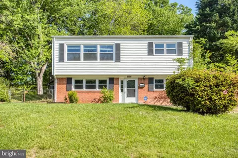 3320 Beaumont Rd, Woodbridge, VA 22193