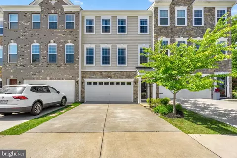 6863 Bryson Cir, Haymarket, VA 20169