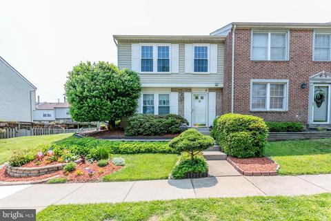 12808 Frontier Ln, Woodbridge, VA 22192