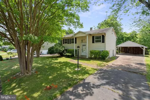 3817 Claremont Ln, Woodbridge, VA 22193