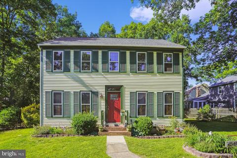 15496 Cliffview Dr, Dumfries, VA 22025