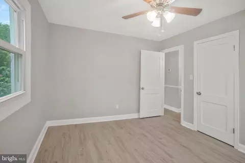 8320 Rolling Rd, Manassas, VA 20110 photo 13
