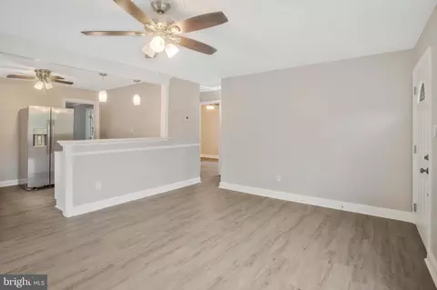 8320 Rolling Rd, Manassas, VA 20110 photo 9