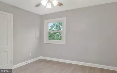 8320 Rolling Rd, Manassas, VA 20110 photo 15