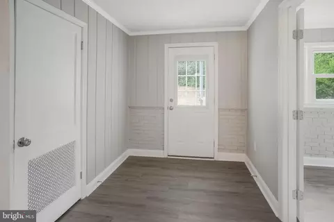 8320 Rolling Rd, Manassas, VA 20110 photo 22