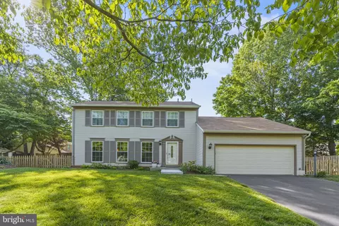 15227 Holleyside Dr, Dumfries, VA 22025