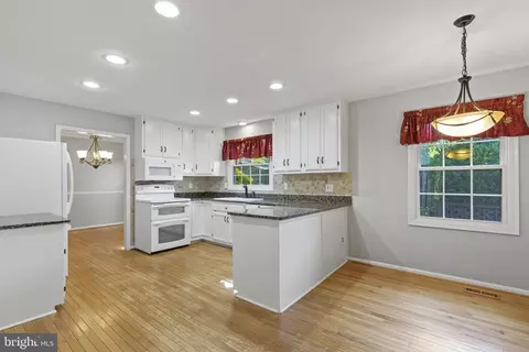 15227 Holleyside Dr, Dumfries, VA 22025 photo 15