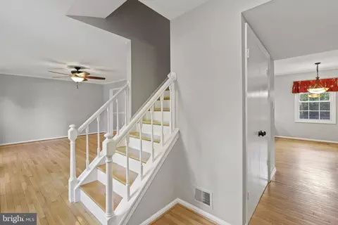 15227 Holleyside Dr, Dumfries, VA 22025 photo 3