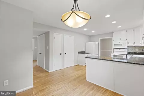 15227 Holleyside Dr, Dumfries, VA 22025 photo 17