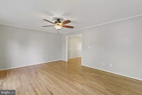 15227 Holleyside Dr, Dumfries, VA 22025 photo 5