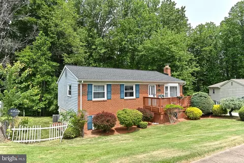 4854 Langer Ln, Woodbridge, VA 22193