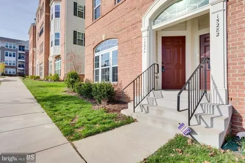 15284 Regents Park Dr, Woodbridge, VA 22191