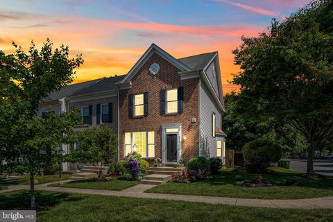 8956 Benchmark Ln, Bristow, VA 20136